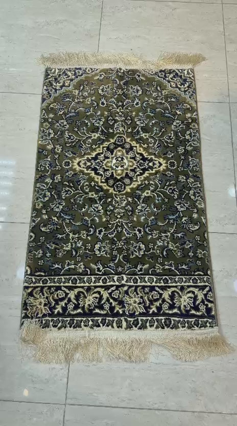 Al Rawdah Prayer Mat  Luxurious Comfort from Madina - 70 x 110 cm - Al Rawda Authentic Prayer Mat - Soft Prayer Mat - Islamic Prayer Rug - Eid/Ramadan Prayer Mat - Hajj/Umrah Gifts - New Muslim Gifts